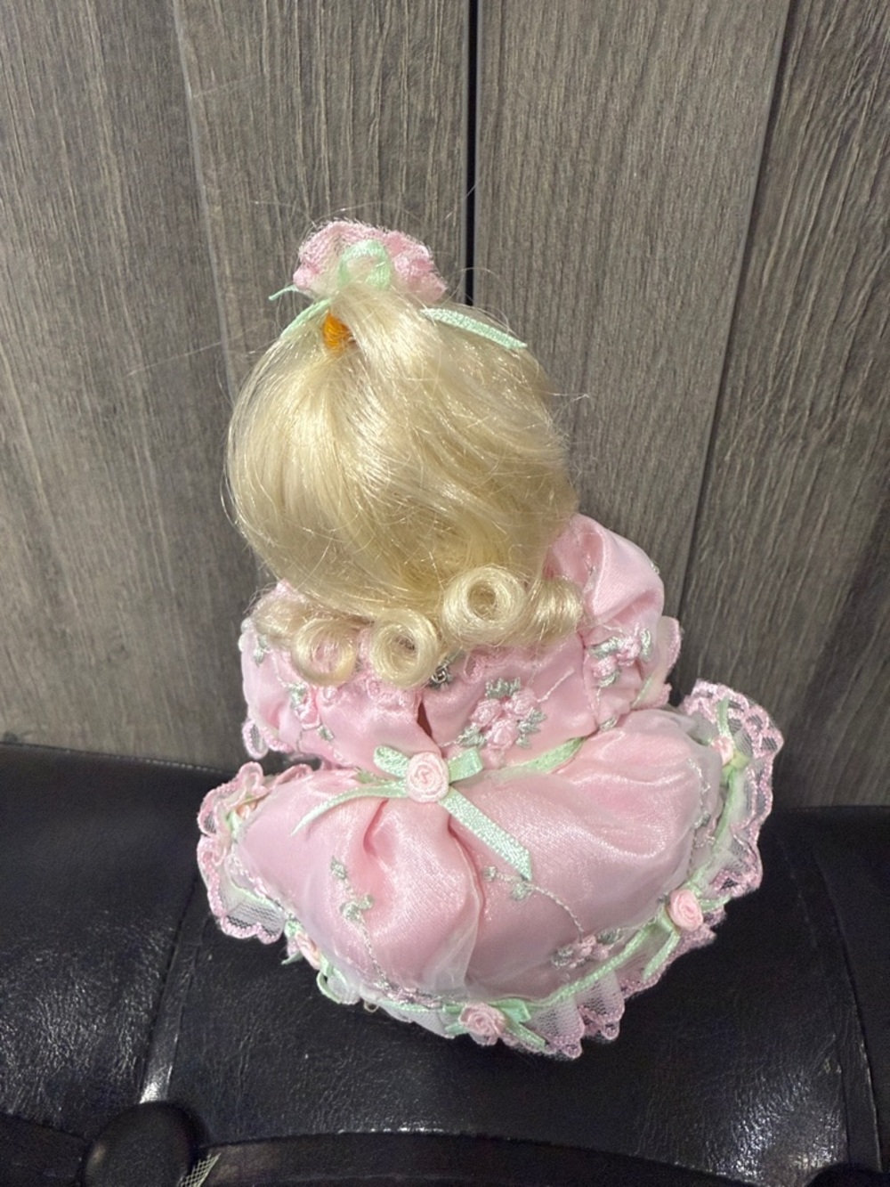 Vintage Marie Osmond Tiny Tots Baby Queen Elizabeth Rose Bud Porcelain Doll 2006 - Picture 4 of 8